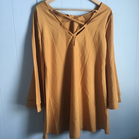 LYDFS Gold Mustard Sexy Rear V Strappy Bell Sleeve Top
Size M - Picture 4 of 6